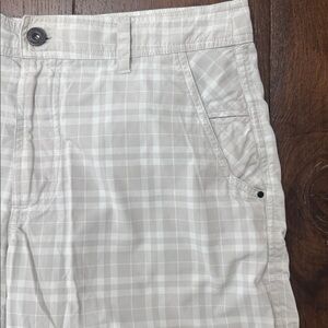 Lululemon Athletica Kahuna Shorts. Men’s 34”. Beige/White Checkered Flat Front.